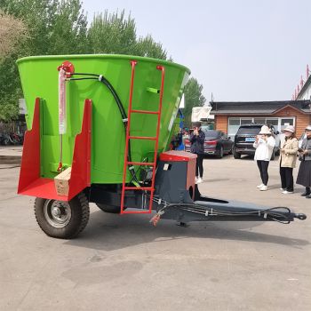 Vertical TMR Feed Mixer for Organic Fertilizer Equipment High Traction Design